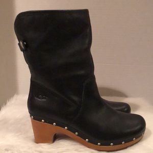 Ugg’s Black Leather Mid Height Boots with Wood Platform Heels S/N 1001793